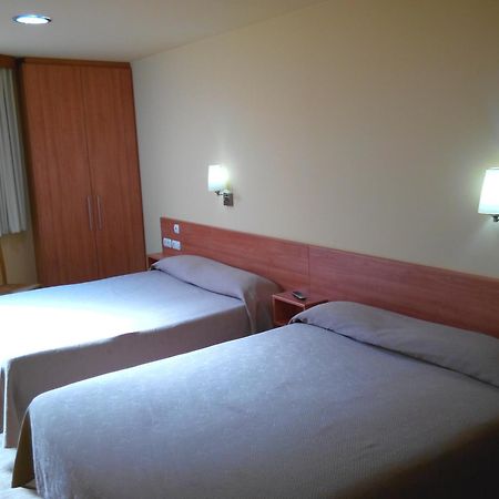 Hostal Sant Sadurni ซานต์ซาดูร์นี ดาโนยา ภายนอก รูปภาพ