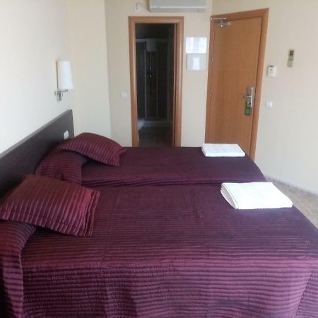 Hostal Sant Sadurni ซานต์ซาดูร์นี ดาโนยา ภายนอก รูปภาพ