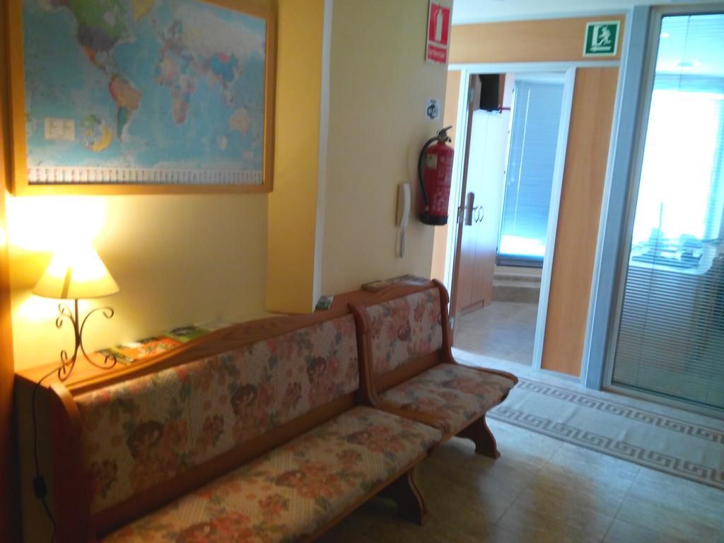 Hostal Sant Sadurni ซานต์ซาดูร์นี ดาโนยา ภายนอก รูปภาพ